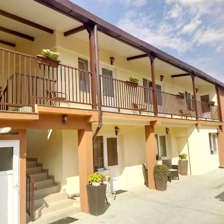 Camere De Inchiriat Carpati Хунедоара Экстерьер фото