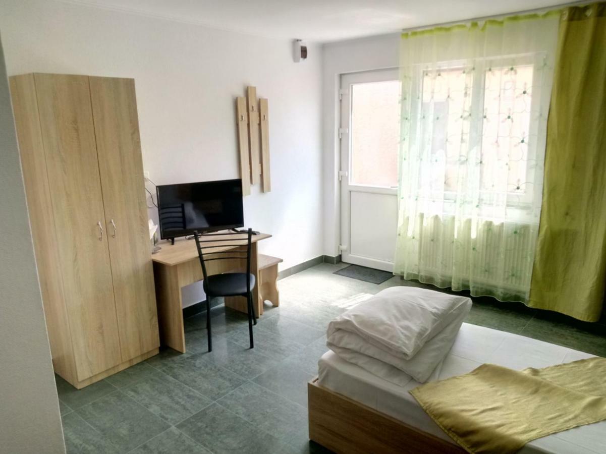 Camere De Inchiriat Carpati Хунедоара Экстерьер фото