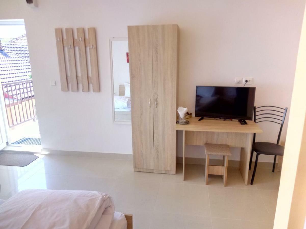 Camere De Inchiriat Carpati Хунедоара Экстерьер фото