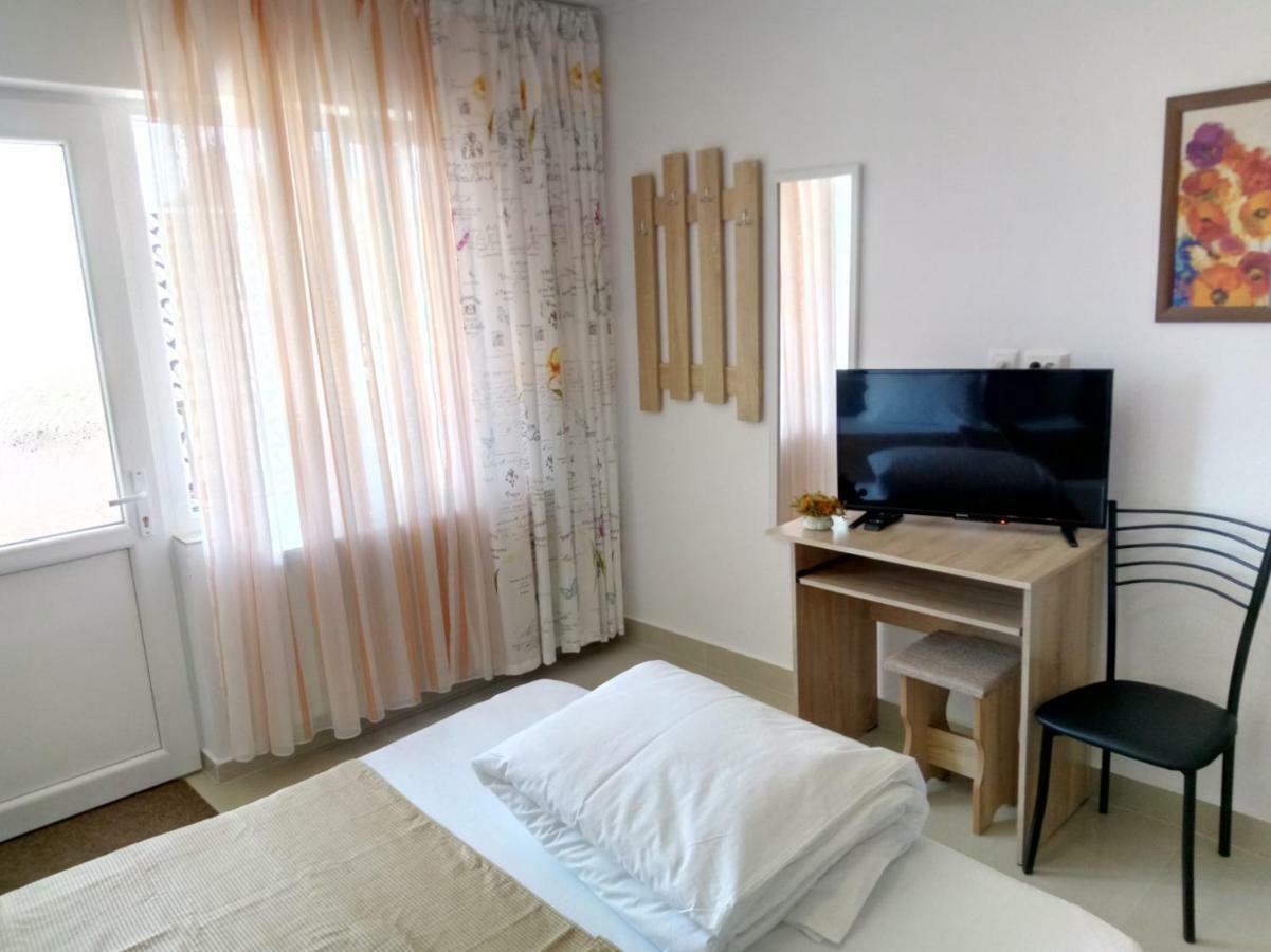 Camere De Inchiriat Carpati Хунедоара Экстерьер фото