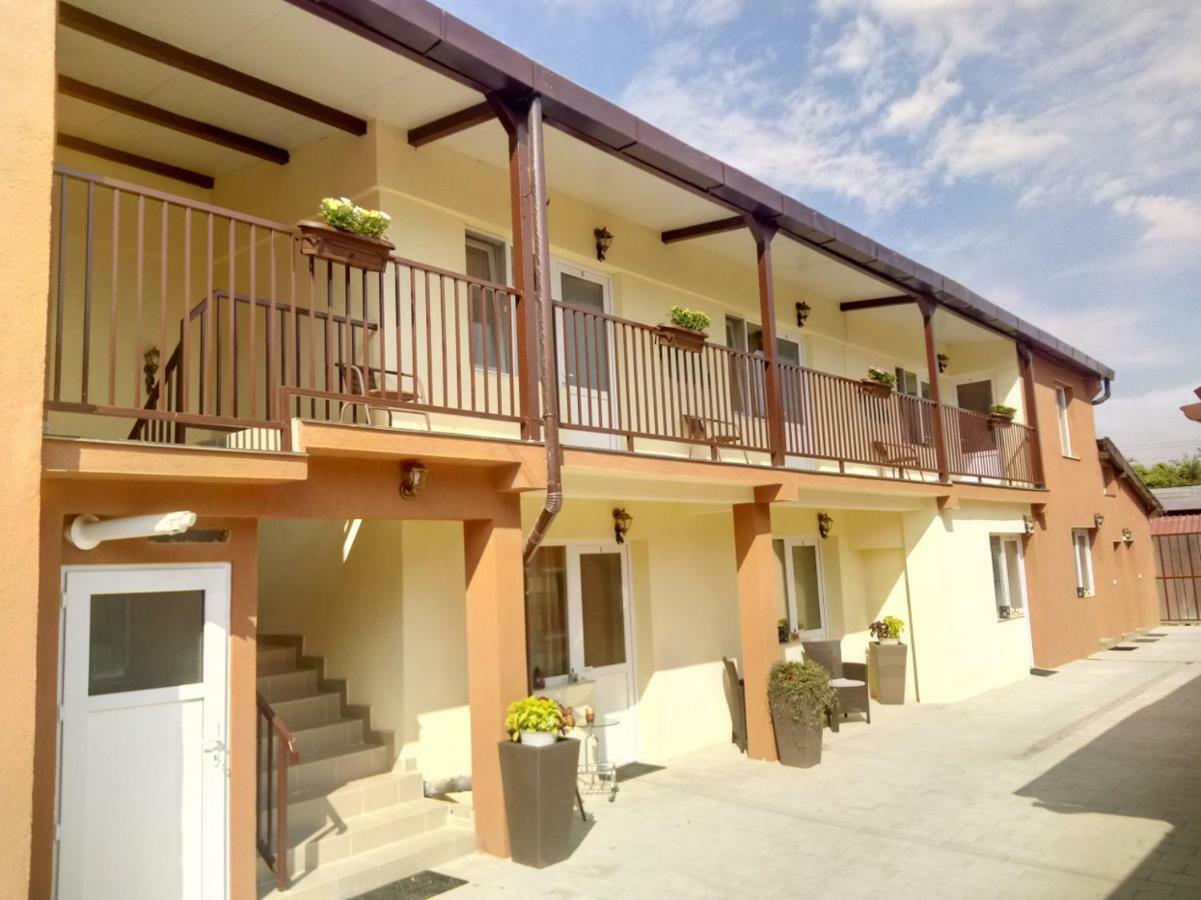 Camere De Inchiriat Carpati Хунедоара Экстерьер фото